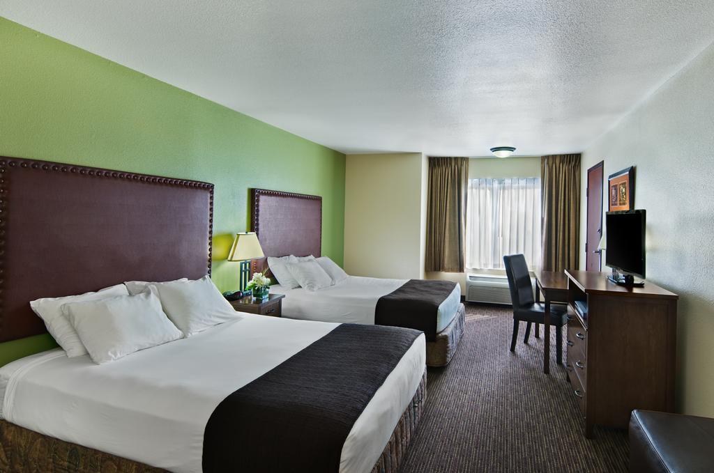 Oxford Suites Hermiston Habitación foto