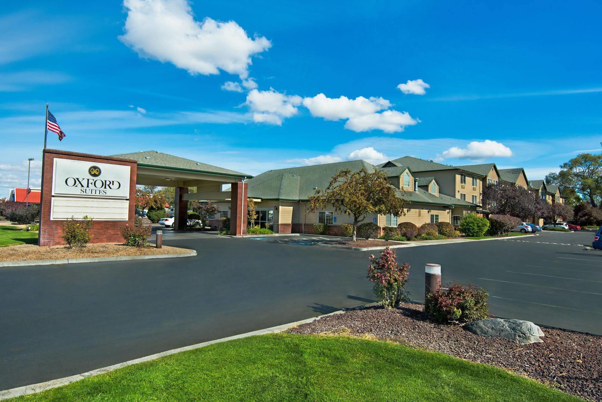 Oxford Suites Hermiston Exterior foto